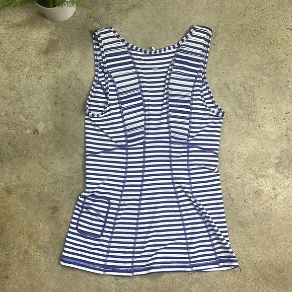 Lululemon stripped Tank Blue White - Picture 5 of 7